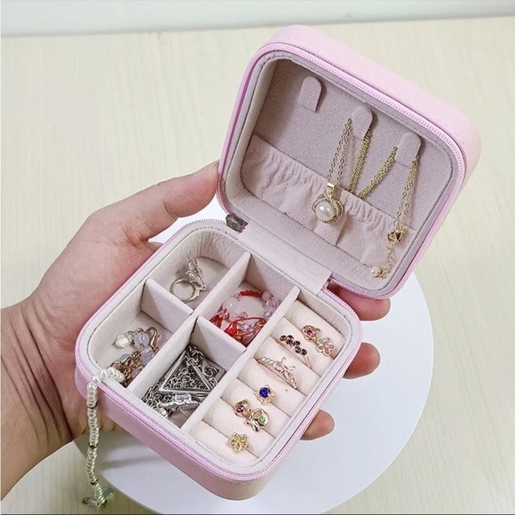 New Travel Jewelry Organizer Portable Jewelry Case - Picture 6 of 16